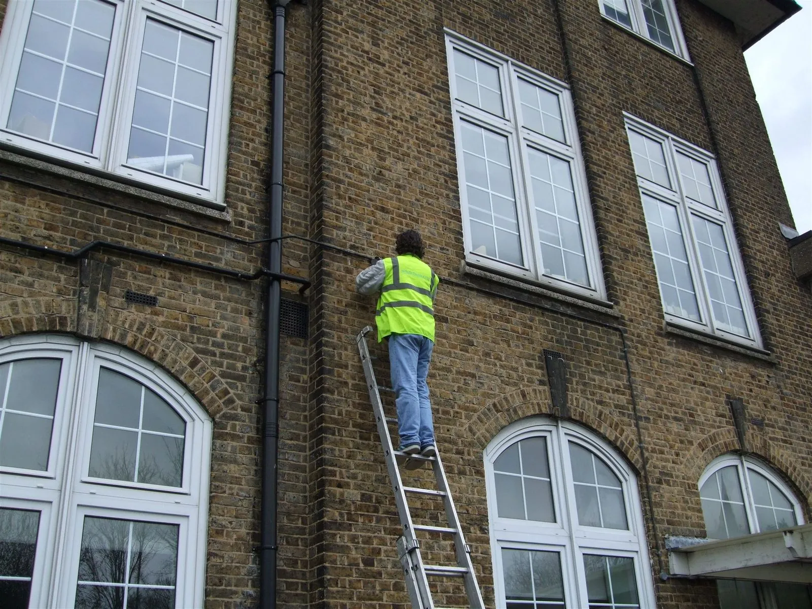 Commercial electrical installation London