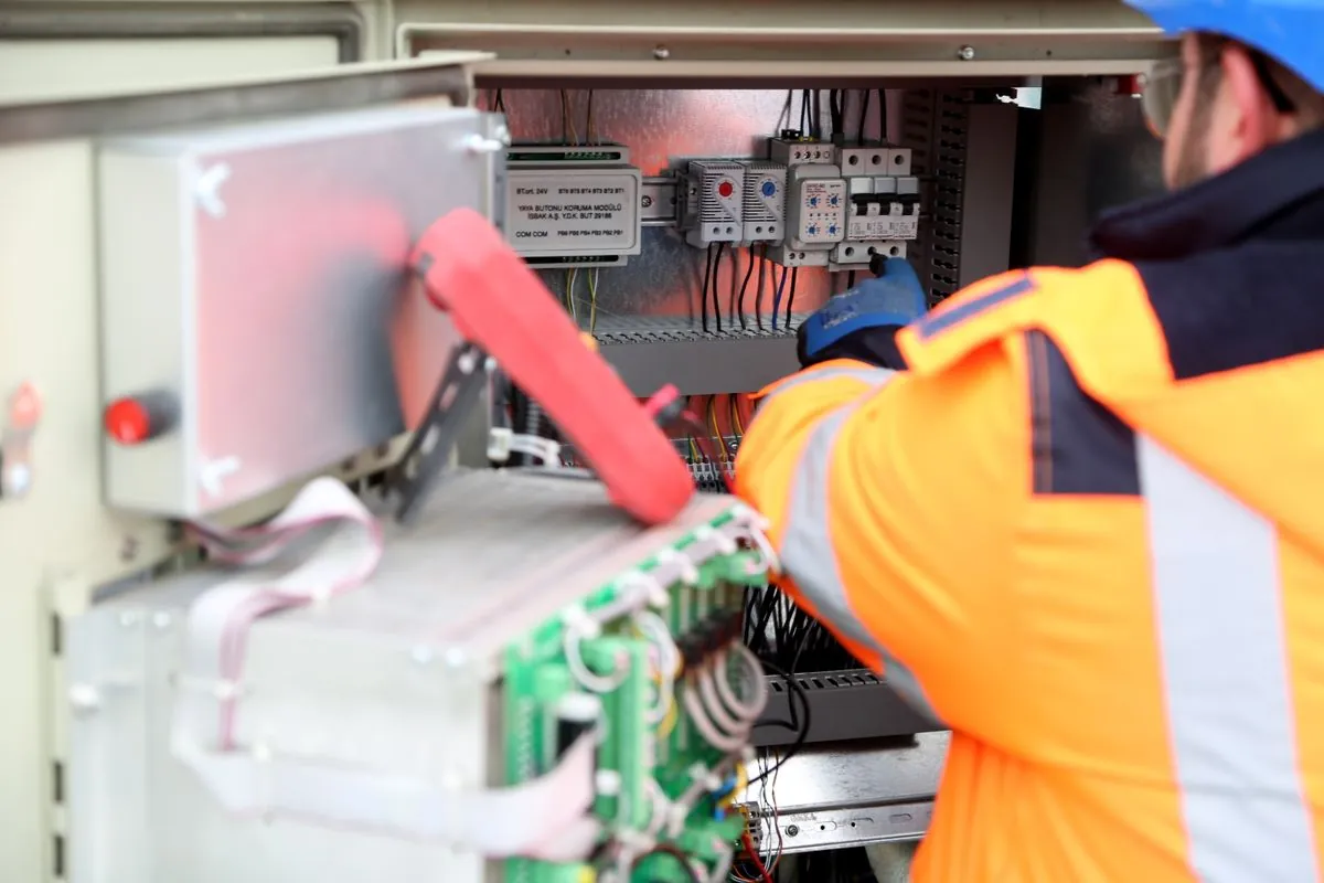 Electrician attending an emergency call-out